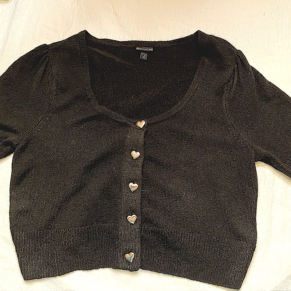 NWOT TORRID Heart Button Front Crop Cardigan Size 1X